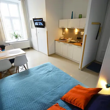 Apartment Aleja 77 *