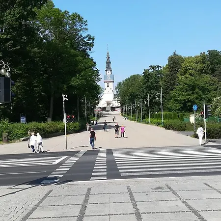 アパート Aleja 77