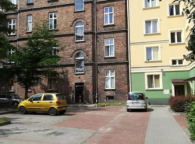 Appartement Aleja 77 *